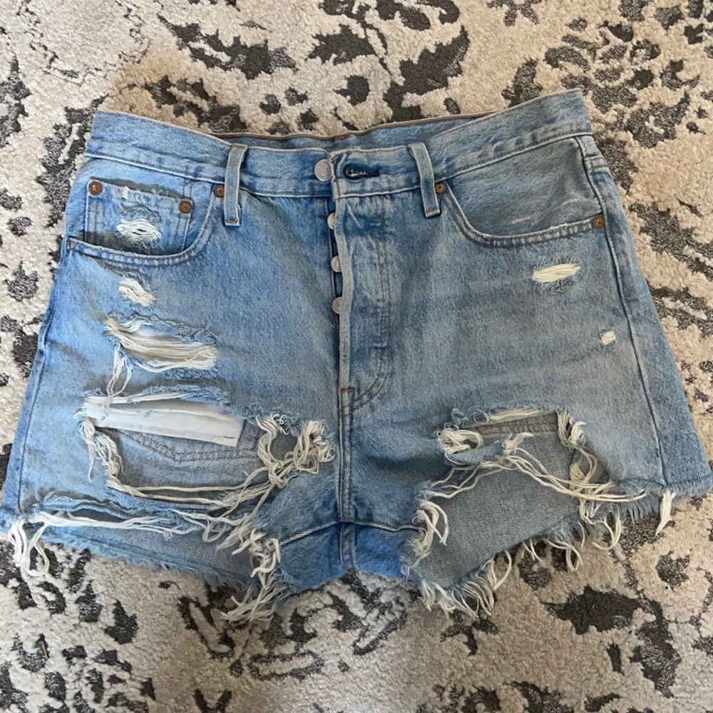 Super distressed levis jean shorts